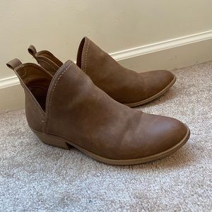 TARGET-UNIVERSAL THREAD BOOTIES